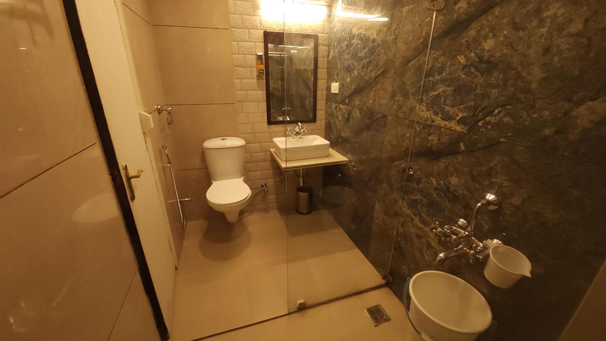 Hotel Vrs Inns Чандигарх Экстерьер фото